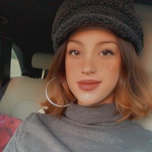 Meet your Posher, Angelica